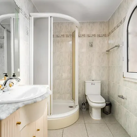 Welcs 220 Emp Con Piscina Y Terraza Grande Villa