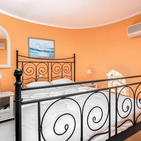 Villa Welcs 220 Emp Con Piscina Y Terraza Grande
